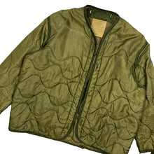 Load image into Gallery viewer, US Army Quilted Jacket Liner - Size M/L
