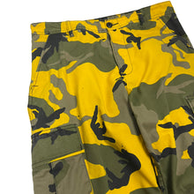Load image into Gallery viewer, Yellow Woodland Camo Military Cargo Pants - Size M
