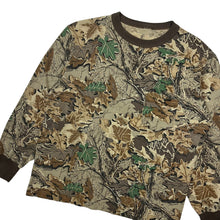 Load image into Gallery viewer, Real Tree Camo Two Tone Long Sleeve Pocket Shirt - Size L
