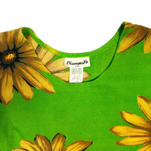 Load image into Gallery viewer, Women&#39;s Floral Stretch Top - Size M
