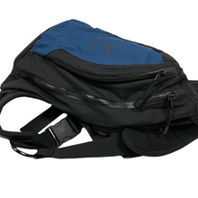 Load image into Gallery viewer, Arc&#39;teryx  Quiver Crossbody Sling Shoulder Backpack - 11L

